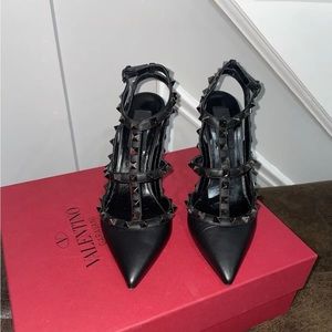 Valentino Rockstud pump LIKE NEW worn 3 times size 37 1/2